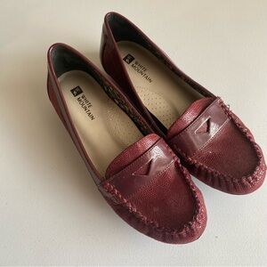 White mountain burgundy loafers